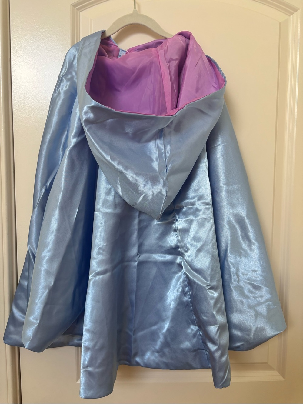 Disney Cinderella’s Fair Godmother Cape - Picture 6 of 6